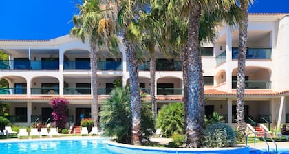 AirCon Apartment Family Complex on the Beachfront · UHC COSTA LINDA