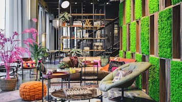Lobby lounge