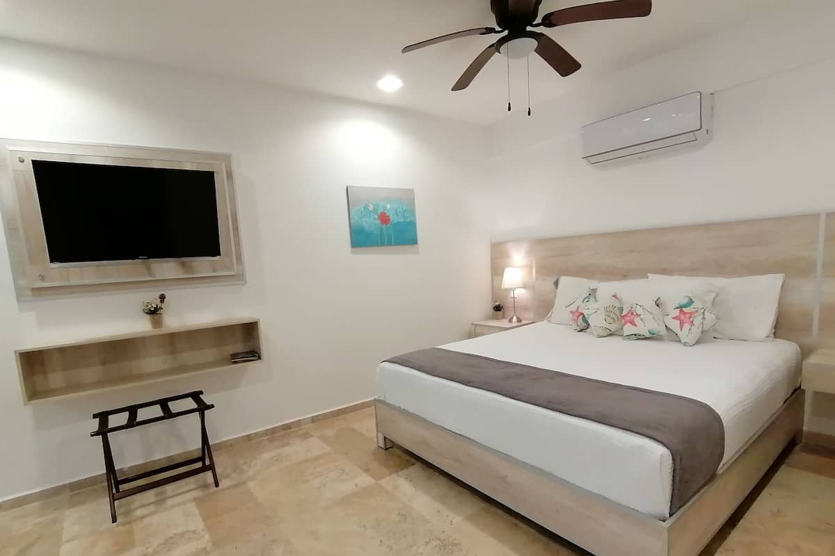 Deluxe-Studiosuite, 1 Schlafzimmer | Zimmersafe, schallisolierte Zimmer, Bügeleisen/Bügelbrett