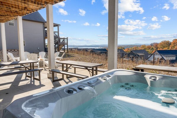 Terrace/patio - Hot Tub, Games, 2 Kitchens, Cmty Indoor Pool, $400 of Free Tickets, Sdc Minutes Away! (Branson)