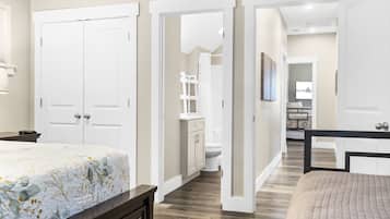 10 bedrooms, iron/ironing board, free WiFi, bed sheets