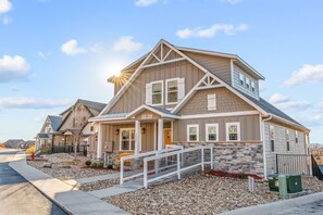 Exterior - Relaxing Hot Tub, Action-Packed Games, Two Full Kitchens, Cmty Indoor Pool, Free Tickets, Near SDC (Branson)