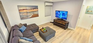 TV - Serene Patio w/ Canyon Views, 2bd, Blk to Zoo, PK (San Diego)