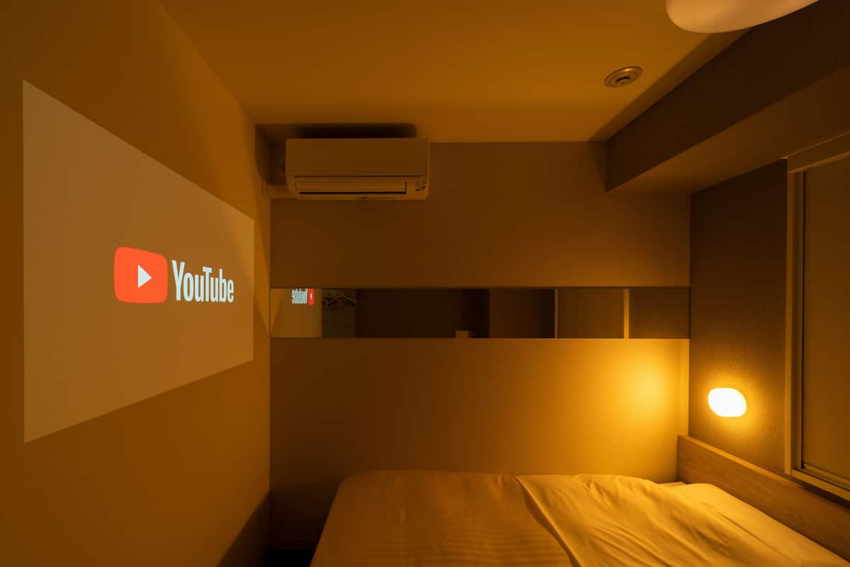 In-room safe, soundproofing, iron/ironing board, free WiFi