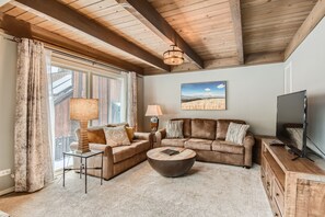 Townhome, 4 Bedrooms | Living area