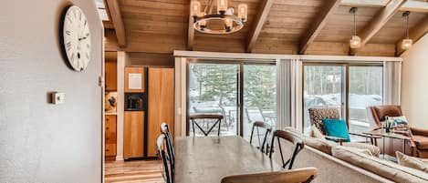 Townhome, 4 Bedrooms | Dining