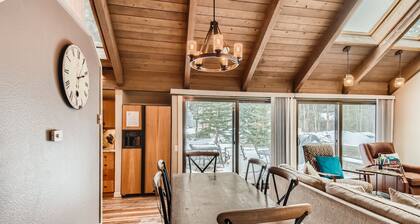 Spacious Mill Run 3 Townhouse Close to City Attractions by RedAwning