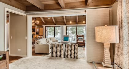 Spacious Mill Run 3 Townhouse Close to City Attractions by RedAwning