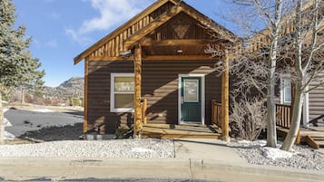 Condo, 2 Bedrooms | Exterior