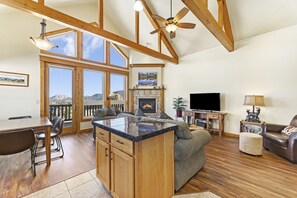 Condo, 2 Bedrooms | Living room | Smart TV - Jackstraw Mountain 32 2 Bedroom Condo by RedAwning (Estes Park)