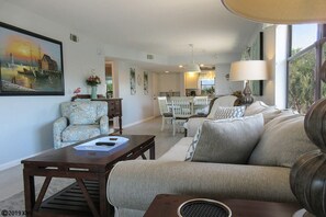 Condo, 2 habitaciones | Sala de estar