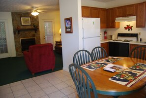 Dining - Americana Hot Tub Cabin @ LakePointe Resort - no cleaning fees! (Russell Springs)