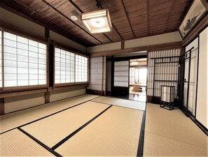 Traditionele kamer (Japanese Style Room, 1) | Een kluis op de kamer, geluiddichte muren, gratis wifi