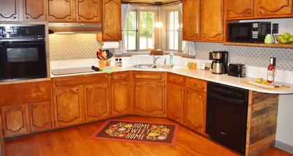 Entire 3BDR Cottage: Explore Bayfield-Apostle Islands-BigTop-Northwoods-trails