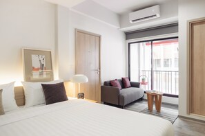 Standard Double Room | Desk, laptop workspace, blackout drapes, iron/ironing board