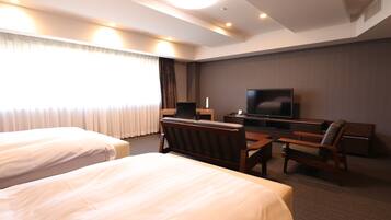 Japanese Western Style Room | In-room safe, desk, iron/ironing board (on request), WiFi (free)