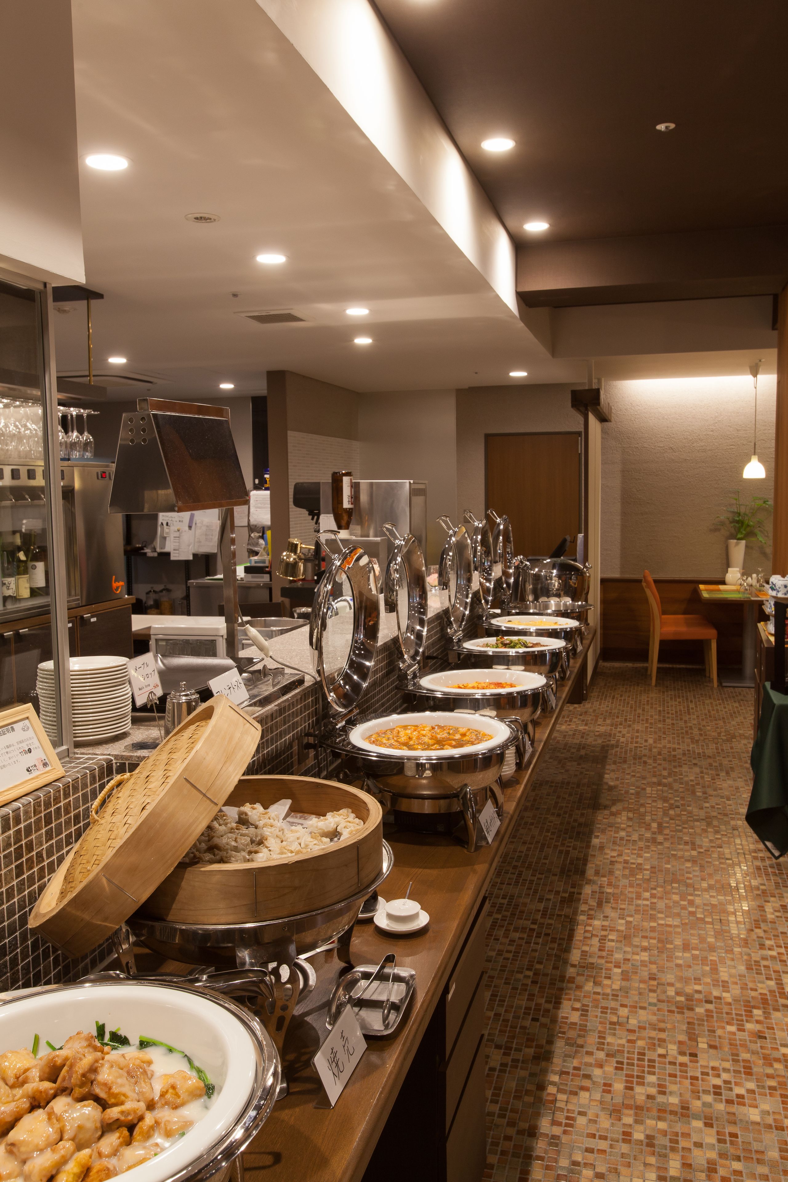 daily buffet breakfast (jpy 1320 per person)