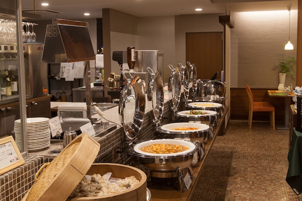 Daily buffet breakfast for a fee