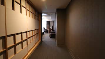 Japanese Western Style Room | In-room safe, desk, iron/ironing board, free WiFi