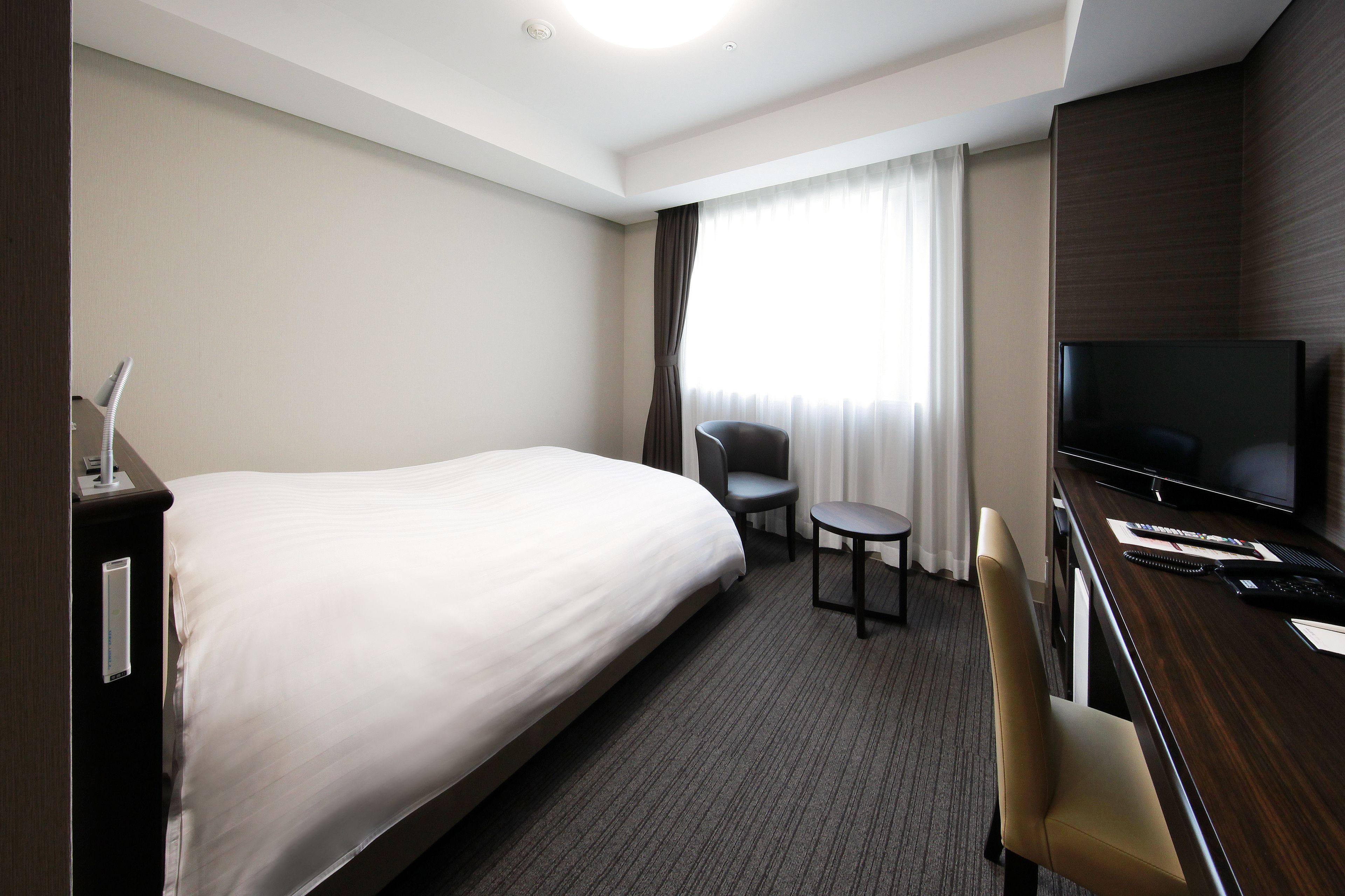 room (with single bed) | in-room safe, desk, iron/ironing board, free wifi