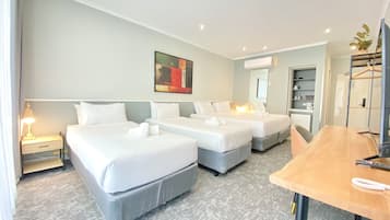 Standard Triple Room | 1 bedroom, desk, blackout drapes, soundproofing
