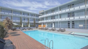Seasonal outdoor pool