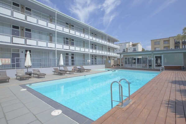 Seasonal outdoor pool