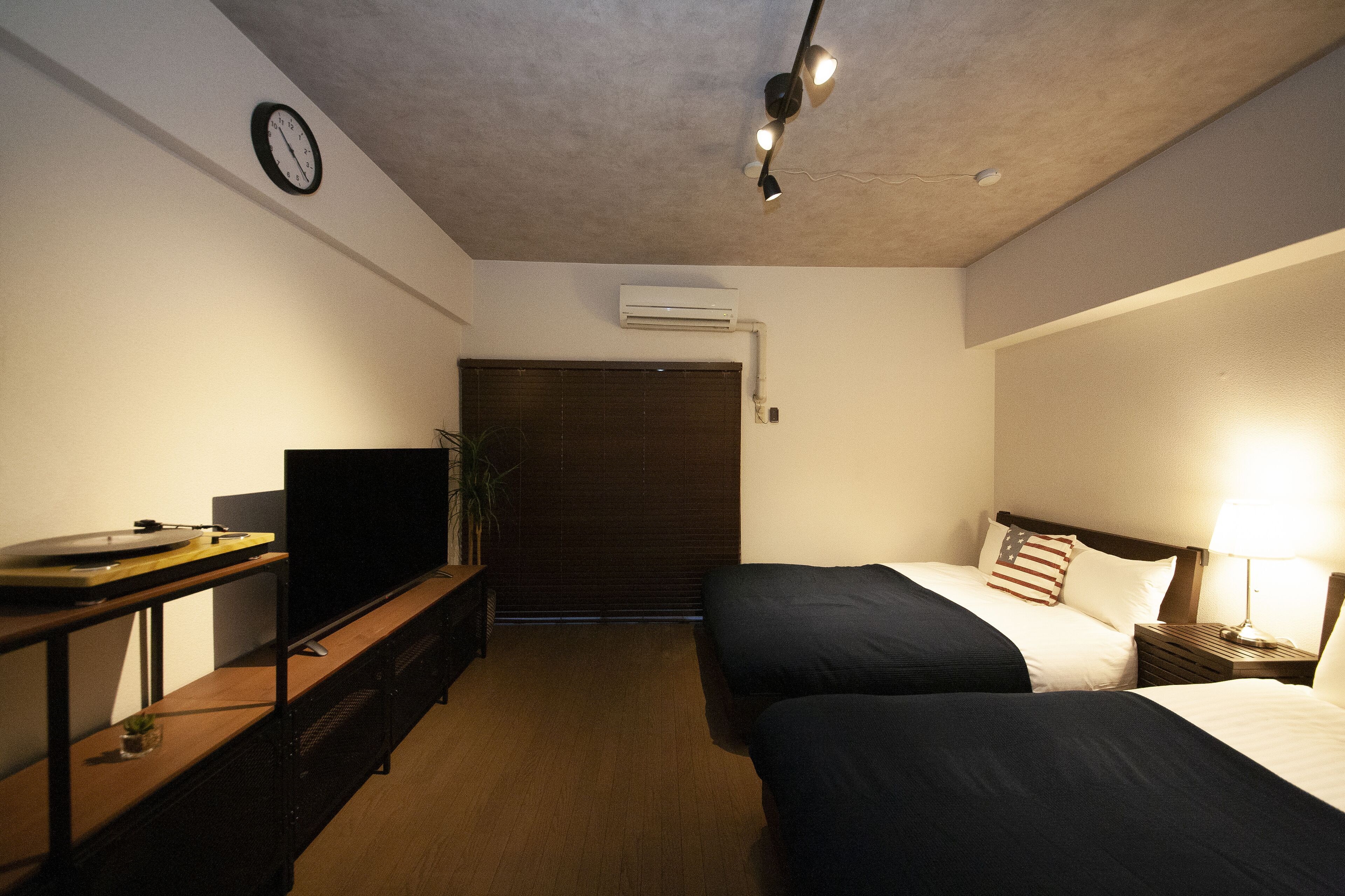 standard double twin room, non smoking | 1 bedroom, iron/ironing board, free wifi, bed sheets