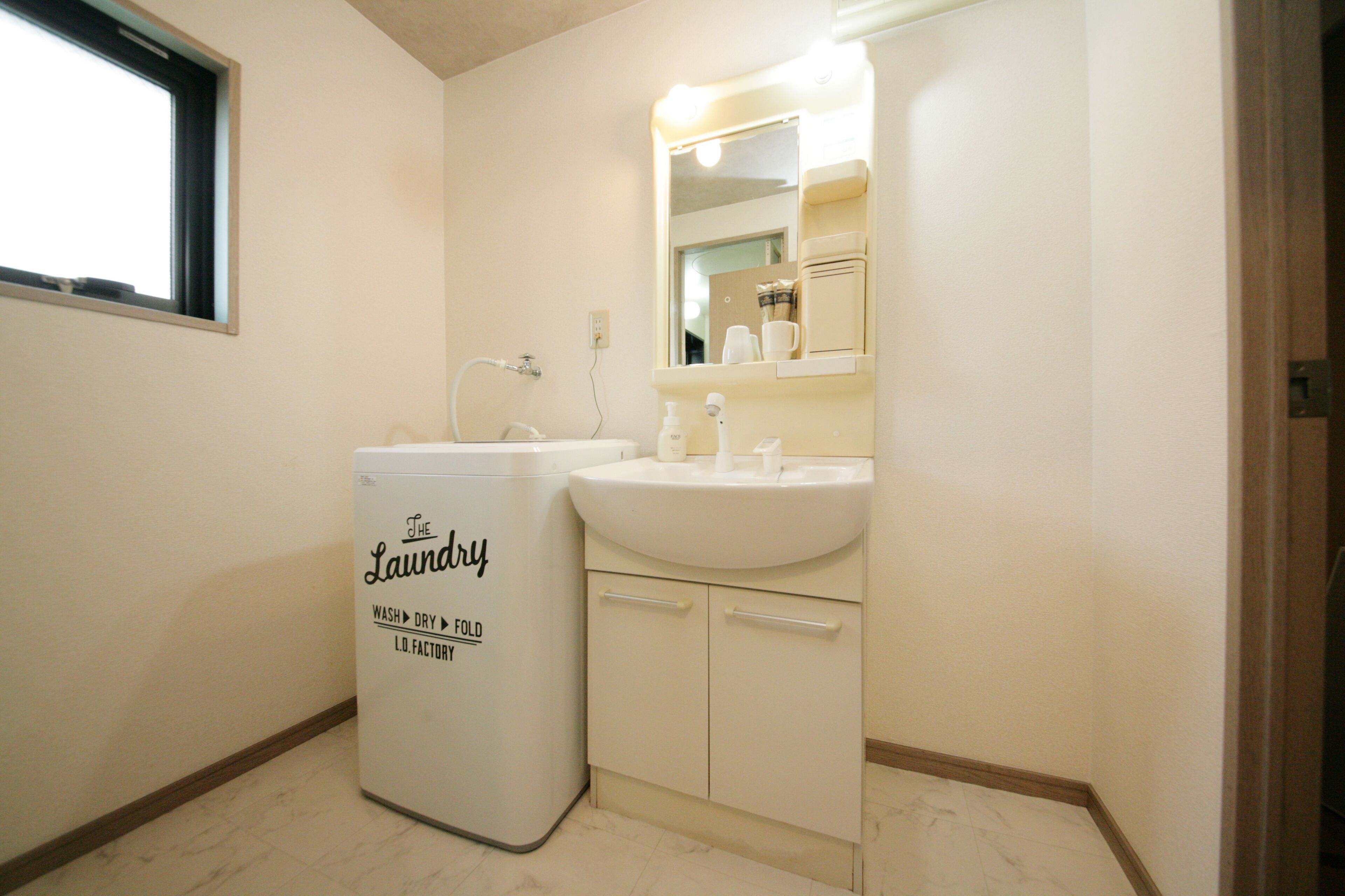 separate bathtub and shower, free toiletries, hair dryer, slippers