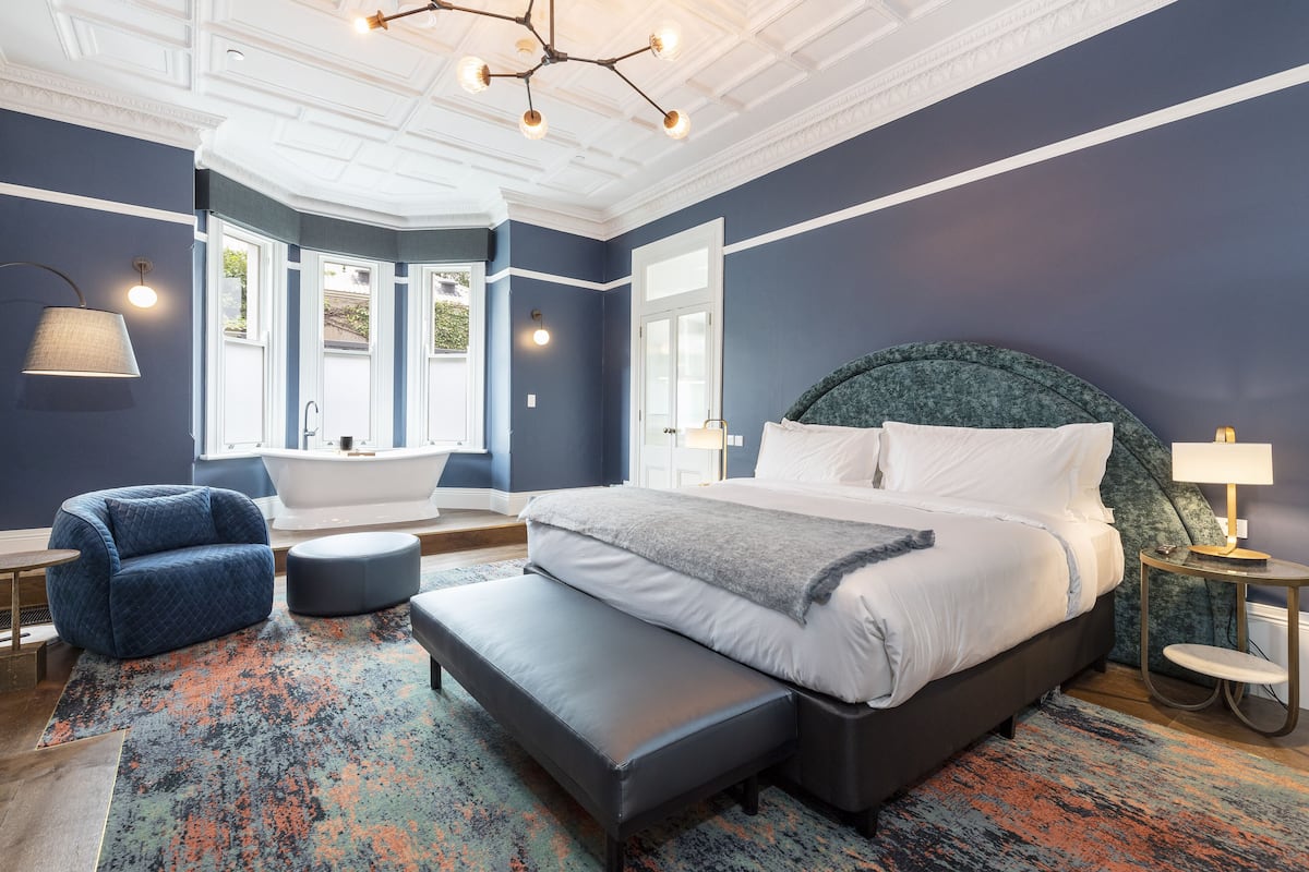 Superior suite | 1 slaapkamer, een kluis op de kamer, verduisterende gordijnen