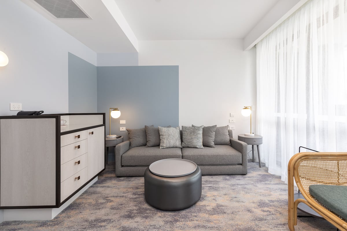 Eenvoudige suite | Woonruimte | Een smart-tv