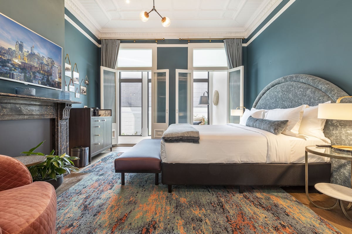 deluxe heritage | in-room safe, blackout curtains, soundproofing, iron/ironing board