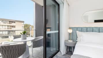 Habitación doble, 1 cama de matrimonio grande, balcón | Balcón