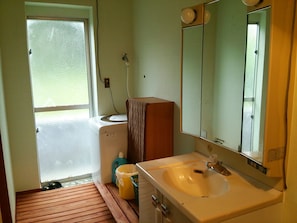 Bathroom - Yanbaru no Yado (Motobu)