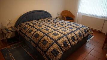 2 Schlafzimmer, Reisekinderbett, WLAN