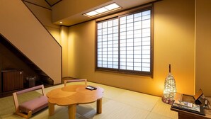 Living room - Dogo Onsen Atatakai Yado Taniya (Matsuyama)