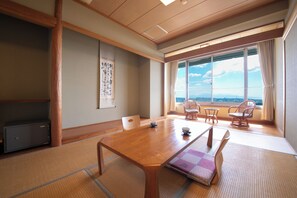 Japanese Style Room, Shared Bathroom | In-room safe, laptop workspace, free WiFi - Omuta Heights (Omuta)