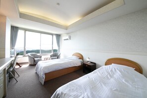 Twin Room | In-room safe, laptop workspace, free WiFi