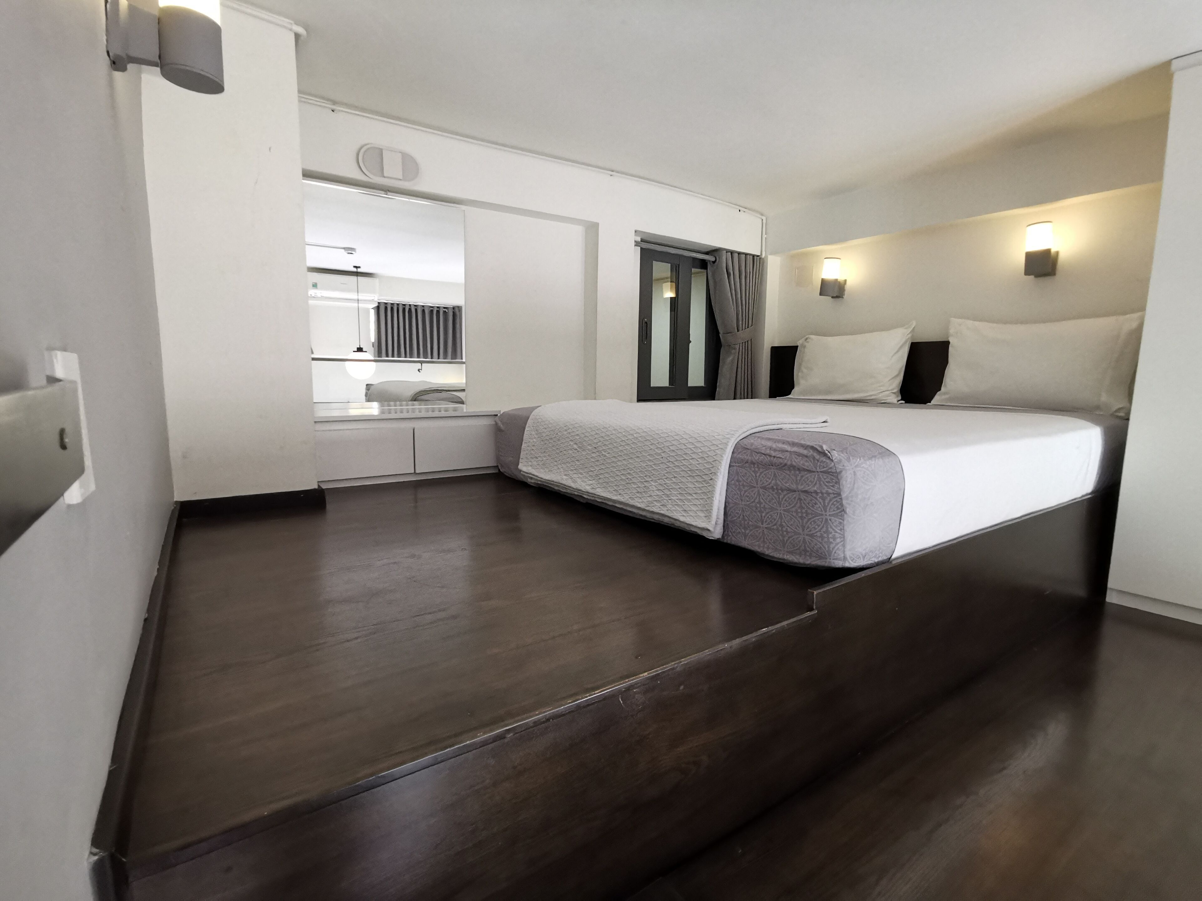 1 bedroom, minibar, individually decorated, individually furnished