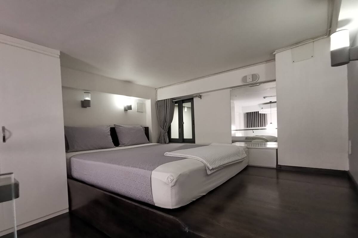 1 bedroom, minibar, individually decorated, individually furnished