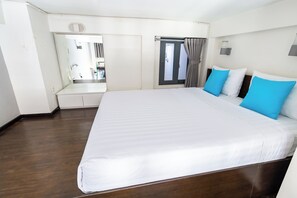 Deluxe-Loft, Balkon | 1 Schlafzimmer, Minibar, individuell dekoriert, individuell eingerichtet