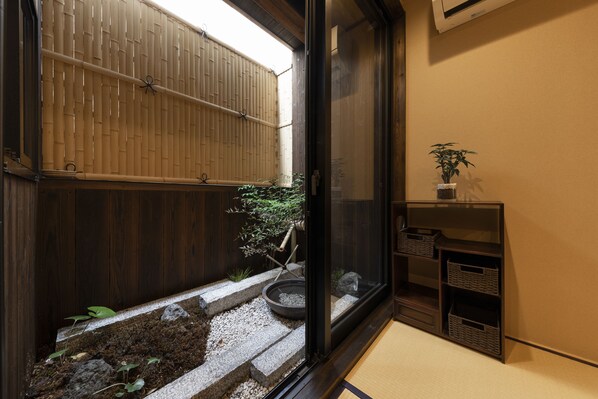 Interior - Shirakabanoyado-Uchikyuhoji (Osaka)