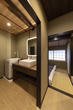 Laundry - Shirakabanoyado-Uchikyuhoji (Osaka)