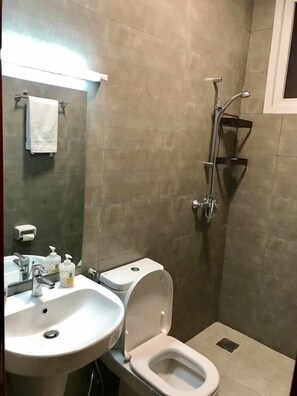 Shower, towels - Cool Coco (Zanzibar Town)
