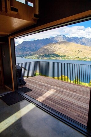 Design House, 2 Bedrooms | Balcony view - Award Winning Architecturally Designed Pad (Queenstown)