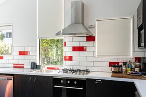 家庭單棟房屋, 6 間臥室 | 私人廚房 | 大型雪櫃/冰箱、微波爐、焗爐、爐具