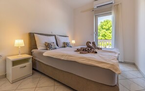 1 غرفة نوم وخزنة داخل الغرفة وتجهيزات عازلة للصوت وواي فاي مجانًا