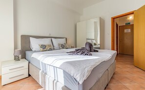 Apartment (A4)