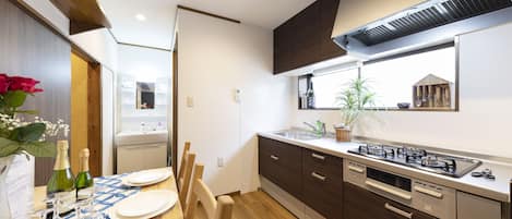 Deluxe Villa | Private kitchenette | Fridge, microwave, stovetop, electric kettle