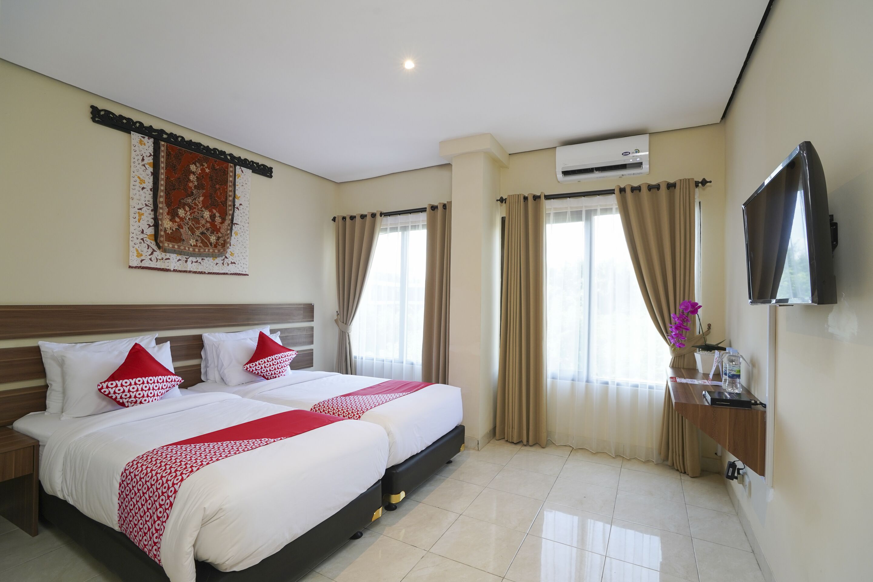 deluxe twin room | free wifi, bed sheets